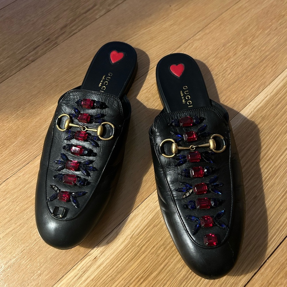 Guccis Princeton mules